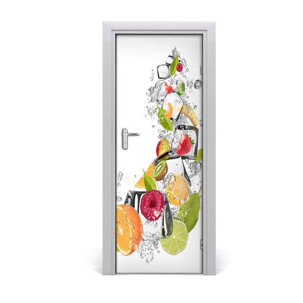 Sticker porte Fruits avec de la glace et de l'eau