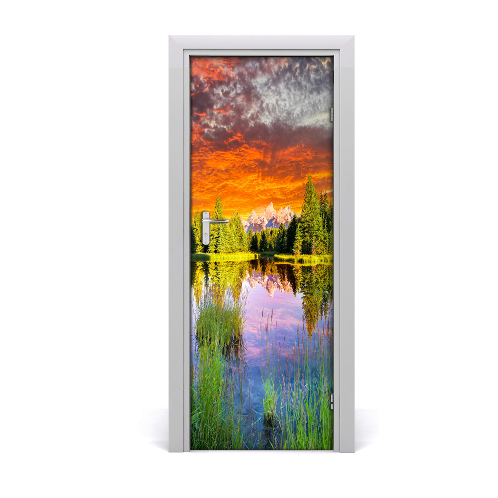 Décoration porte intérieur Reflet coloré d'arbres dans un lac
