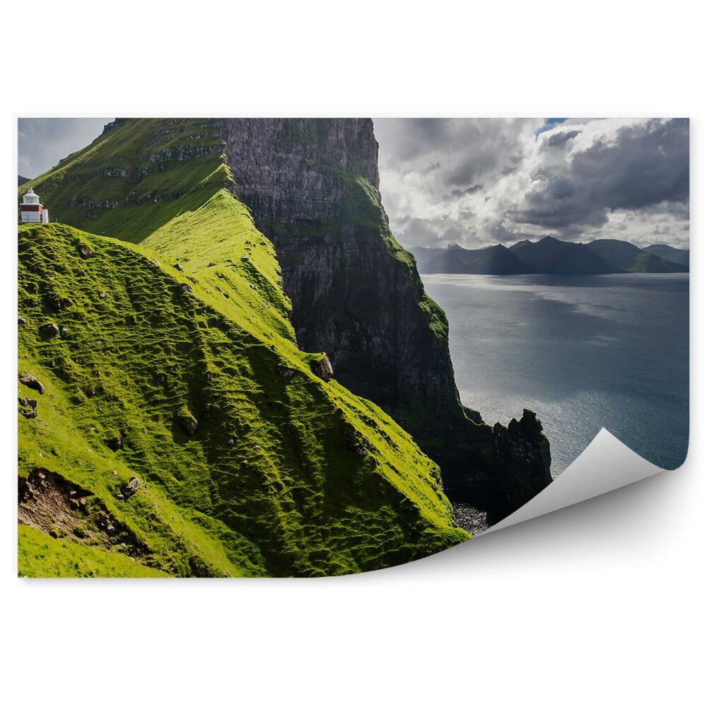 Papier peint Phare De Kallur Îles Moutons Montagnes Herbe Océan Ciel Nuages