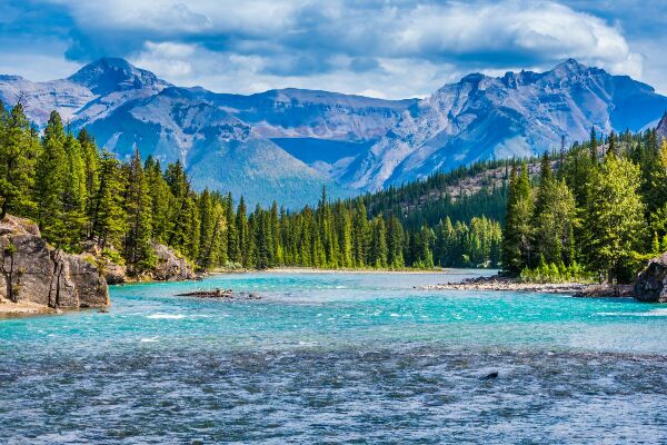 Papier peint panoramique Magnifique paysage canadien montagnes rivière