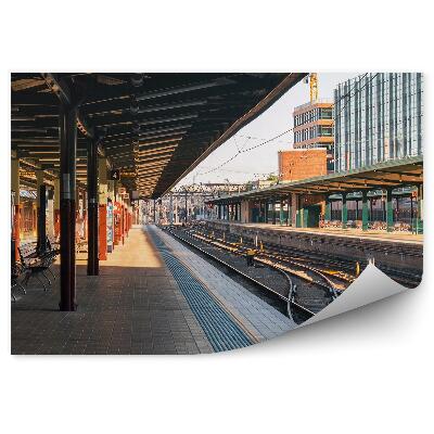 Papier peint Gare de chemin de fer à quai vide ville