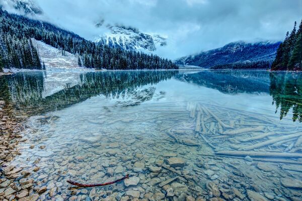 Papier peint panoramique Lac dans les montagnes rocheuses