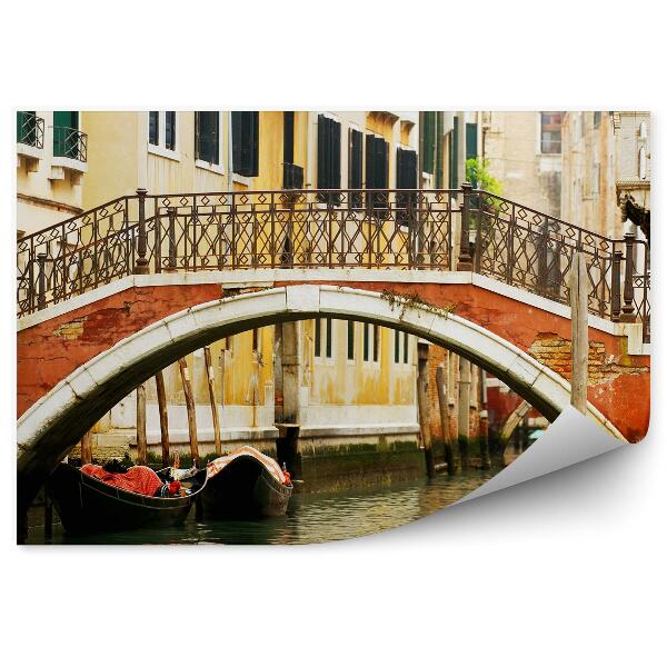 Papier peint Pont coloré sur le canal Italie