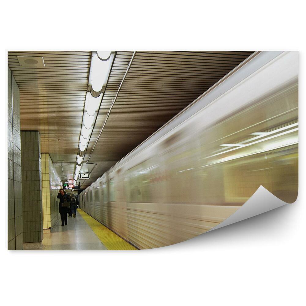 Papier peint Tunnel personnes circulation train souterrain