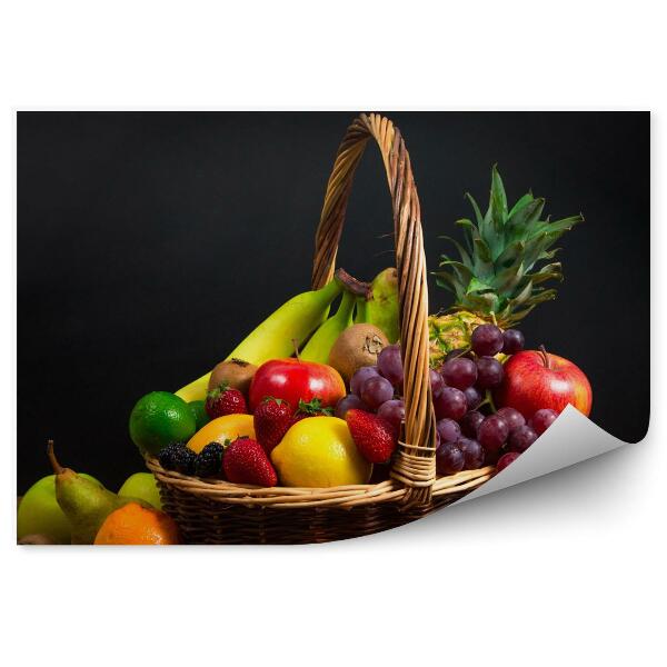 Tapisserie murale Mélange de fruits frais dans un panier en osier