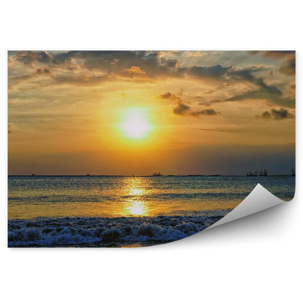 Papier peint Horizon Bateaux Coucher De Soleil Ciel Nuages Océan Mer Rondins