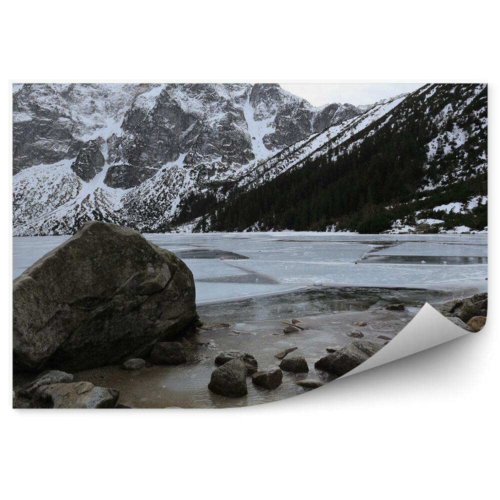 Papier peint Morskie Oko en hiver Montagnes des Tatras couvertes de glace