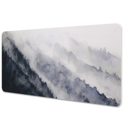 Protège bureau Paysage de montagne dans le brouillard