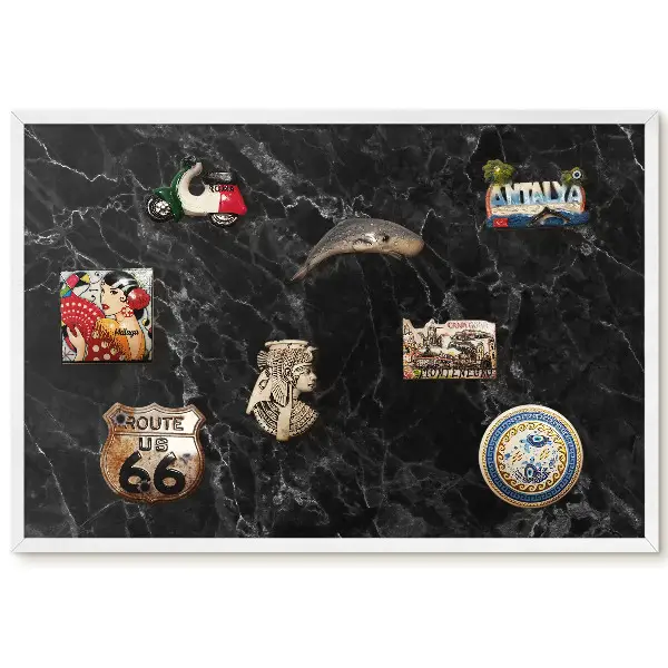 Tableau magnétique décoratif avec cadre motif veines de marbre noir et touches de lumière