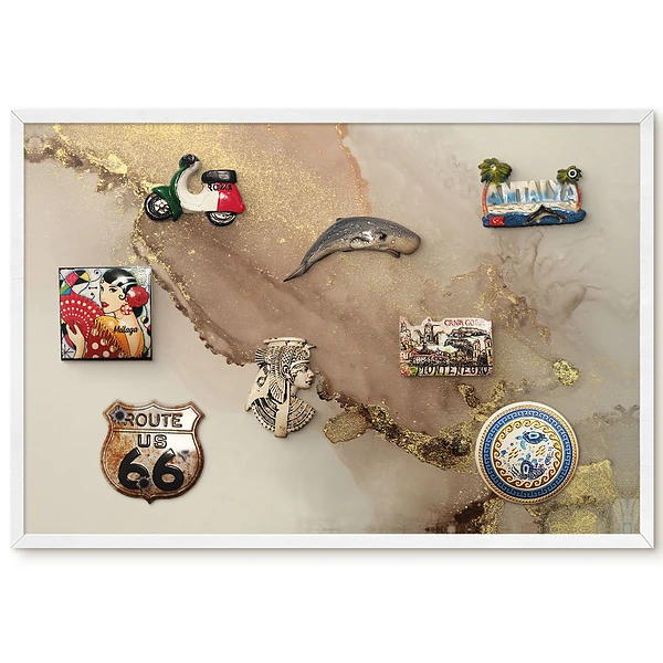 Tableau magnétique décoratif avec cadre dans des tons beiges et bruns avec une touche de brillance