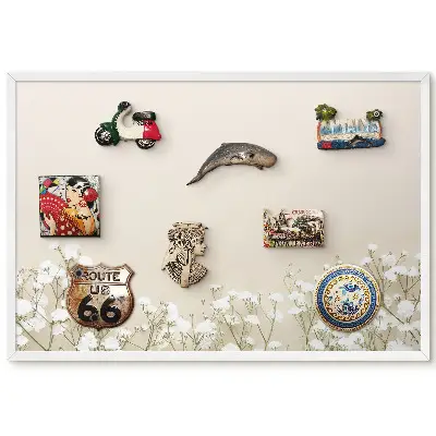 Tableau magnétique décoratif avec cadre motif fleurs blanches sur fond beige