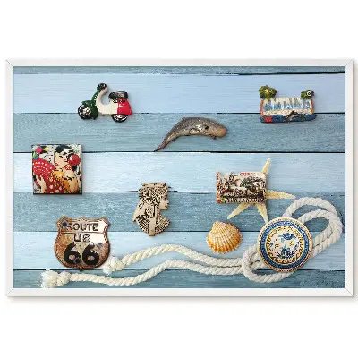 Tableau magnétique décoratif cadre coquillages et corde sur planches bleues