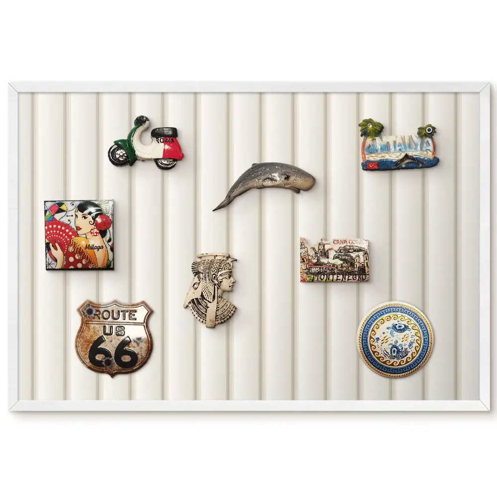 Tableau magnétique décoratif avec cadre motif rayures géométriques beiges sur fond crème