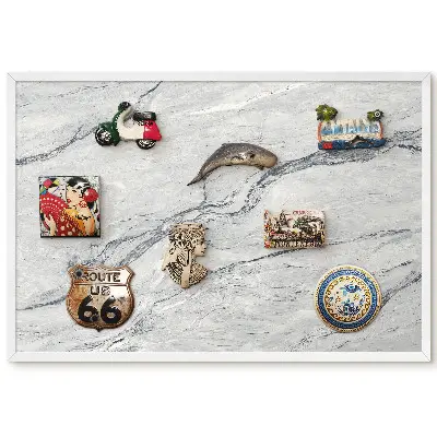 Tableau magnétique décoratif avec cadre motif marbre gris empreintes de paix
