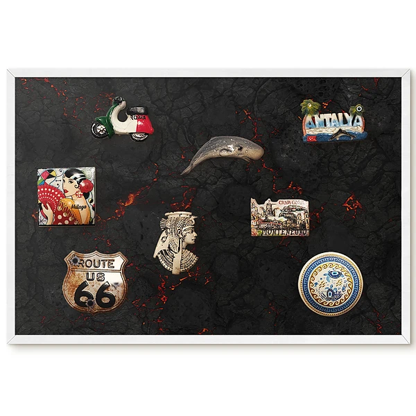 Tableau magnétique décoratif avec cadre motif lave incandescente sur surface noire