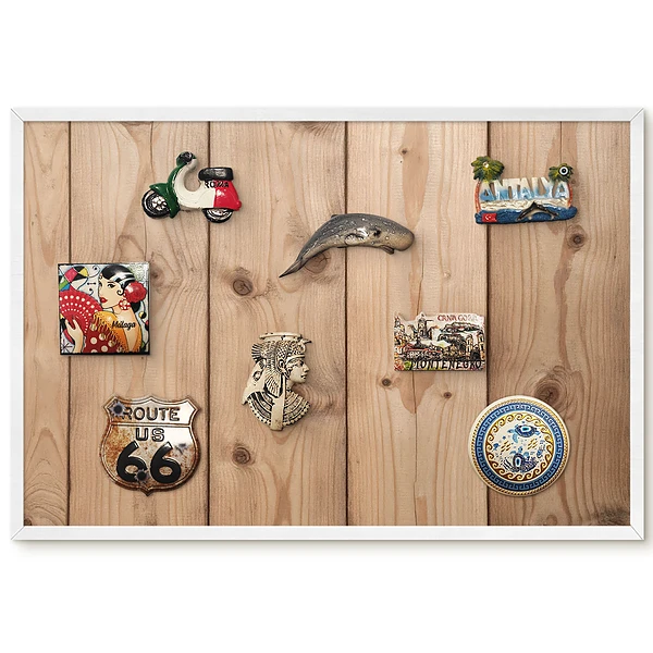 Tableau magnétique avec motif de grain et nœuds de bois dans une ambiance beige