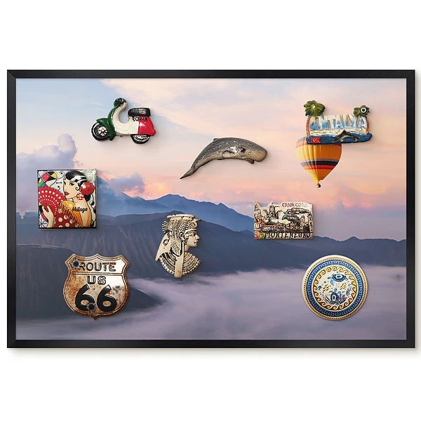 Tableau magnétique décoratif Des montagnes et un ballon sur fond de ciel bleu