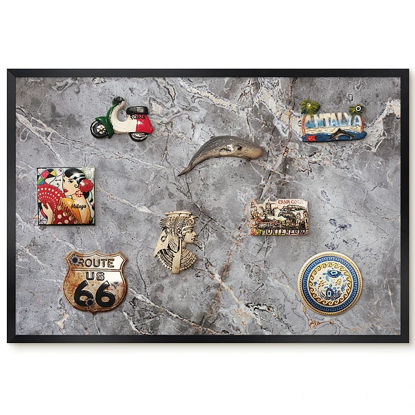 Tableau magnétique décoratif avec cadre en marbre veiné crème et gris
