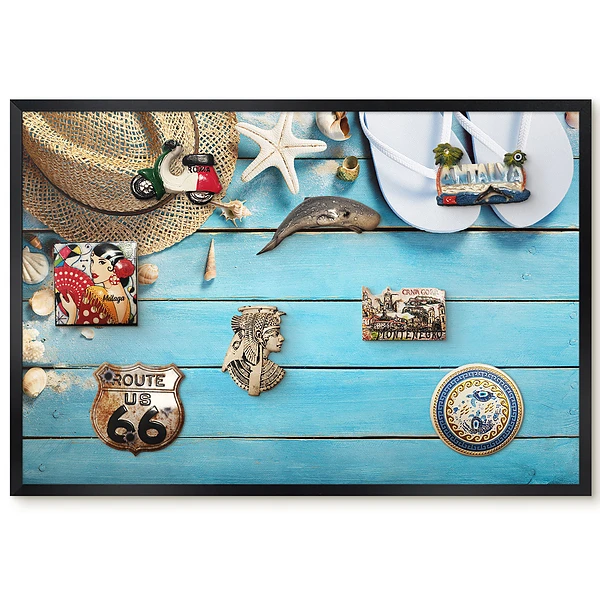 Tableau magnétique décoratif avec cadre motif ambiance estivale avec chapeau et coquillages