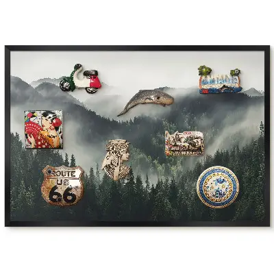 Tableau pour collection d'aimants paysage brumeux de montagnes et forêts