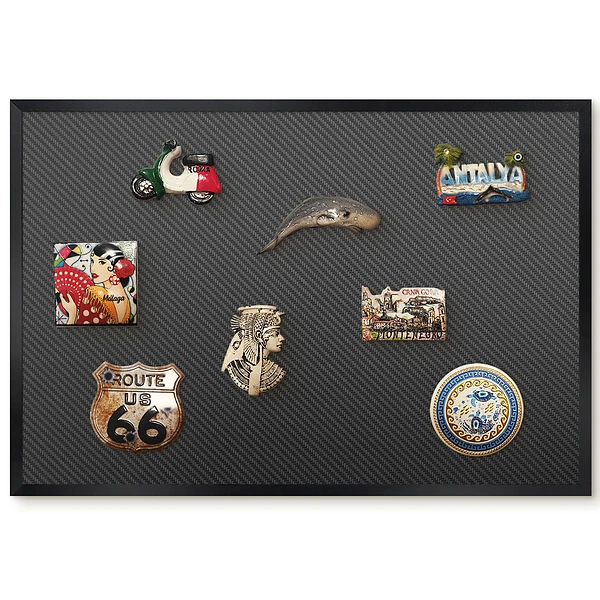Tableau magnétique décoratif avec cadre motif délicat sur fond sombre