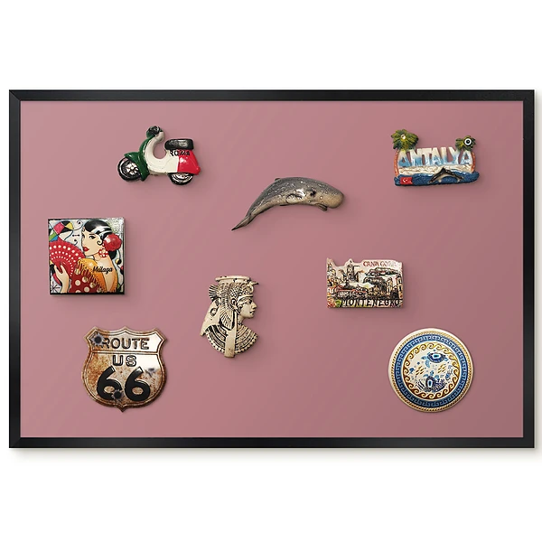 Tableau magnétique décoratif avec cadre fond rose style minimaliste