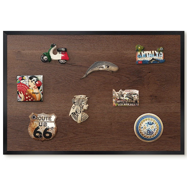Tableau magnétique pour aimants avec fond en bois brun et grain apparent