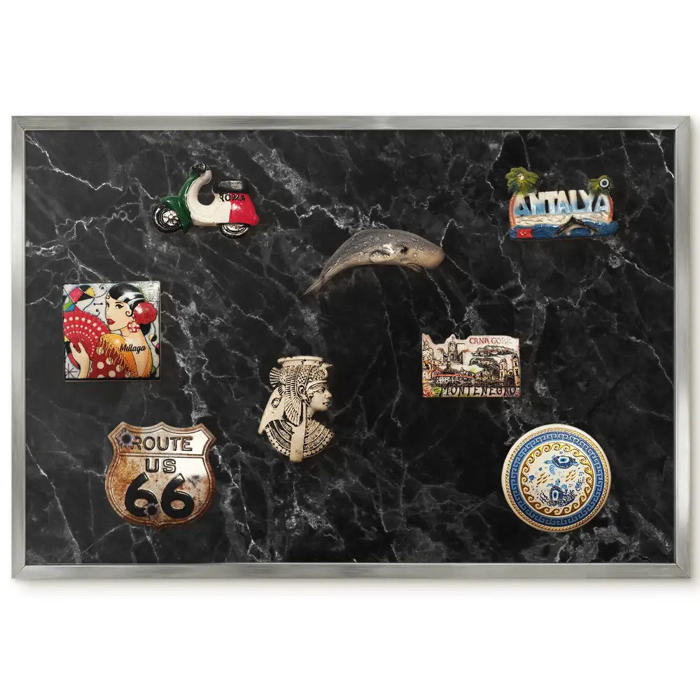 Panneau pour aimants souvenirs avec motif de marbre noir veiné et éclats lumineux
