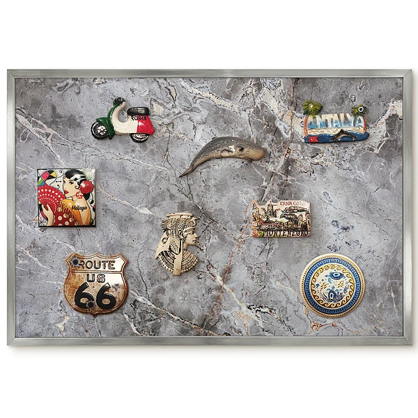 Tableau magnétique encadré motif marbre veiné crème et gris