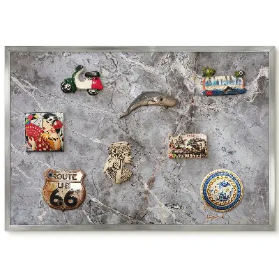 Tableau magnétique encadré motif marbre veiné crème et gris