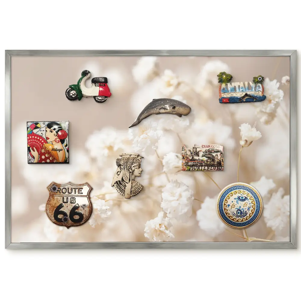 Panneau pour aimants souvenirs à motifs de fleurs délicates sur fond beige