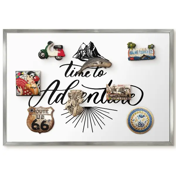 Tableau magnétique encadré avec slogan inspiré de l'aventure en noir et blanc