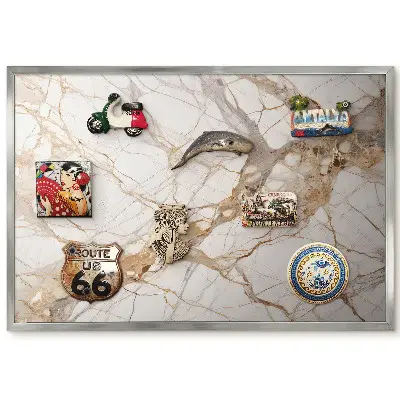 Panneau pour aimants souvenirs motif marbré avec lignes claires et brunes