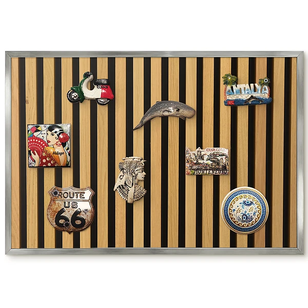 Tableau magnétique avec cadre et motif de planches verticales en bois au style minimaliste
