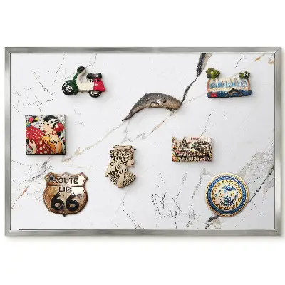 Panneau pour aimants souvenirs avec motifs élégants dans des tons beige et gris
