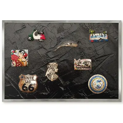 Panneau pour aimants souvenirs à motif de coups de pinceau noirs avec effet texturé