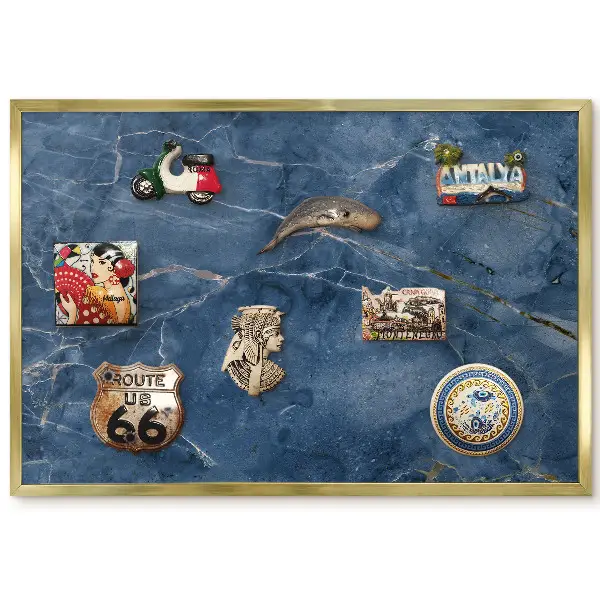Panneau pour aimants souvenirs avec motif marbré et veines de grenat