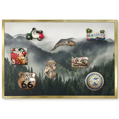 Tableau magnétique encadré Paysage brumeux de montagnes et de forêts