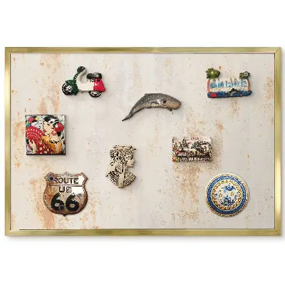 Panneau pour aimants souvenirs style industriel avec finition effet rouille