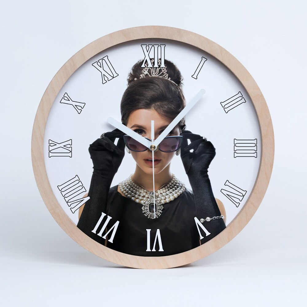 Horloge murale bois Femme à lunettes