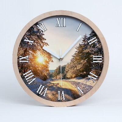 Horloge bois originale Route dans la forêt en hiver