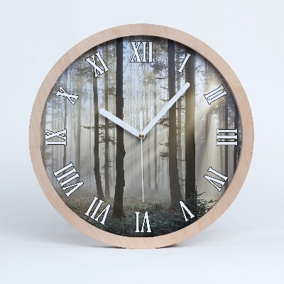 Horloge murale en bois Brume dans la forêt