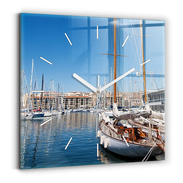 Horloge carrée en verre Port de plaisance de Marseille France