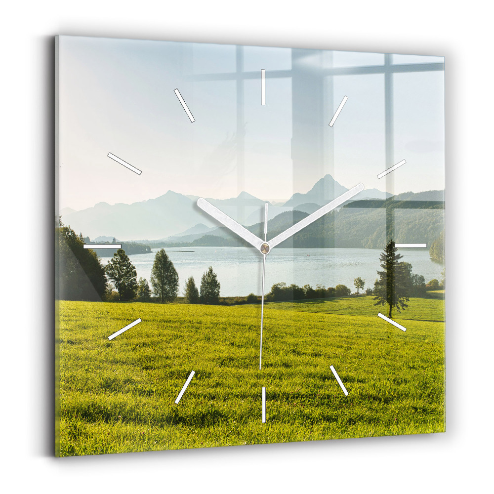 Horloge carrée en verre Montagnes et champs