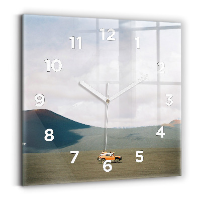Pendule carrée en verre Véhicule dans le désert du Kamchatka