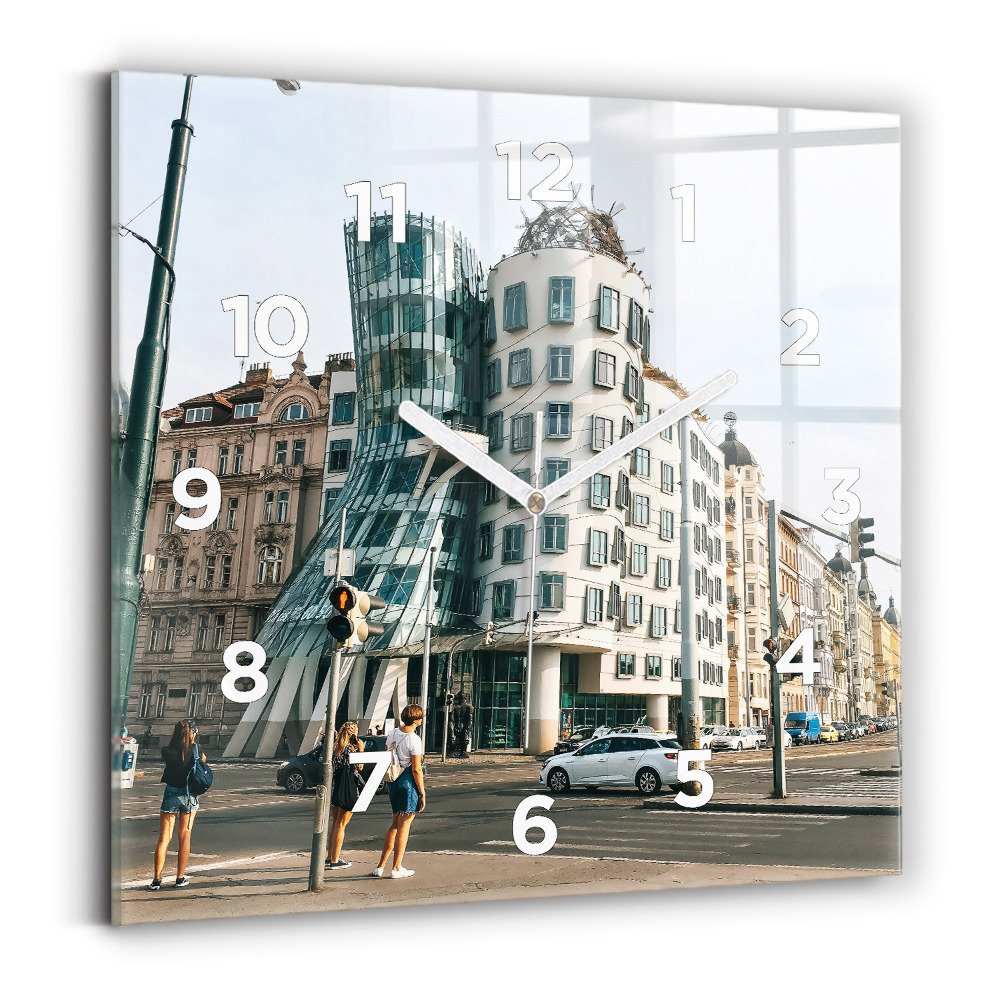 Horloge carrée en verre Maison dansante à Prague