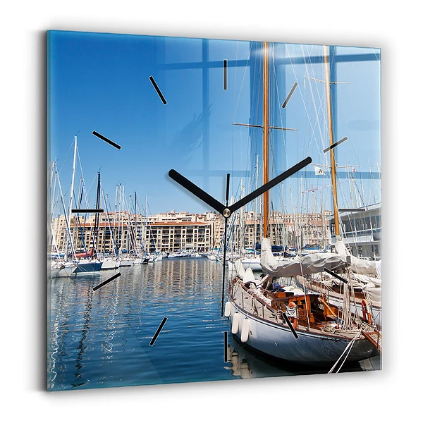 Horloge carrée en verre Port de plaisance de Marseille France