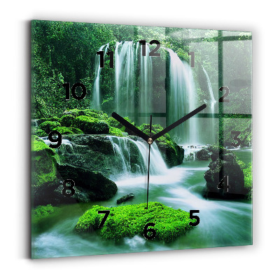 Horloge carrée en verre Cascade parmi la mousse