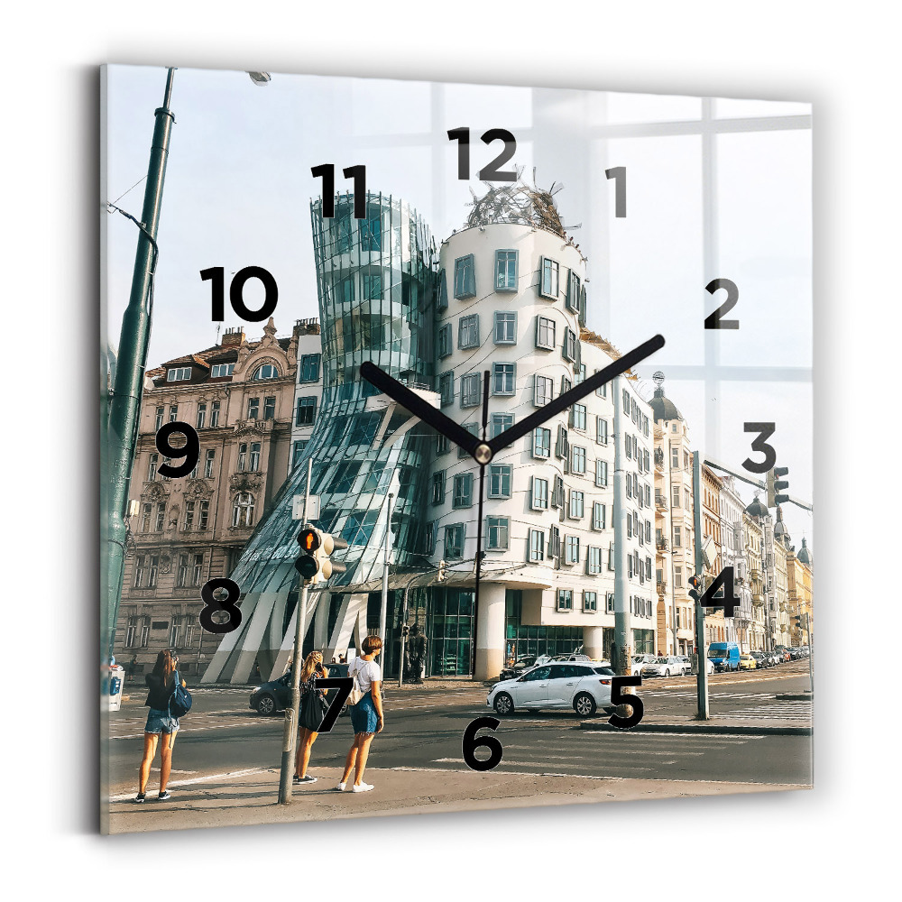 Horloge carrée en verre Maison dansante à Prague