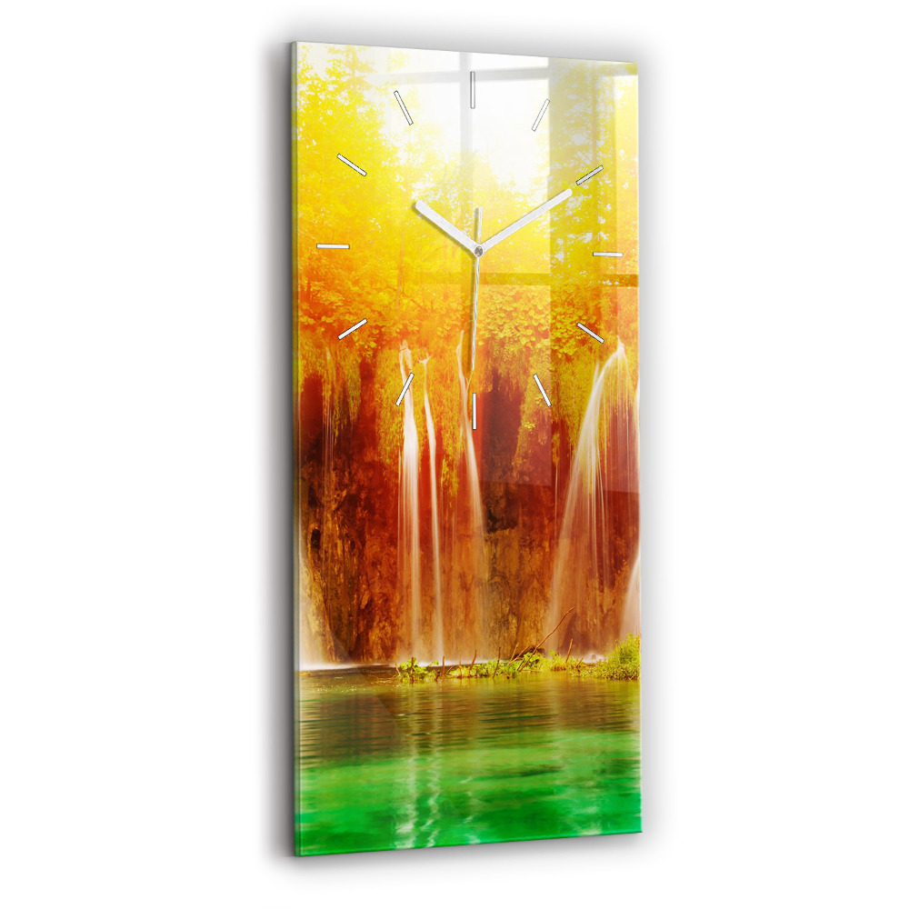 Horloge verticale en verre Vue d'une cascade